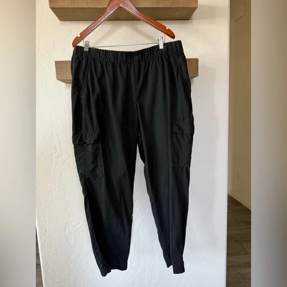 Gap|Women’s Black Cargo Jogger Pants with Comfortable Elastic Waist,XL•••staple - Picture 3 of 12
